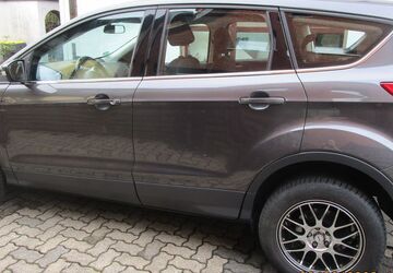 Ford Kuga 114.500 km 9.700 &euro; Menden 58708