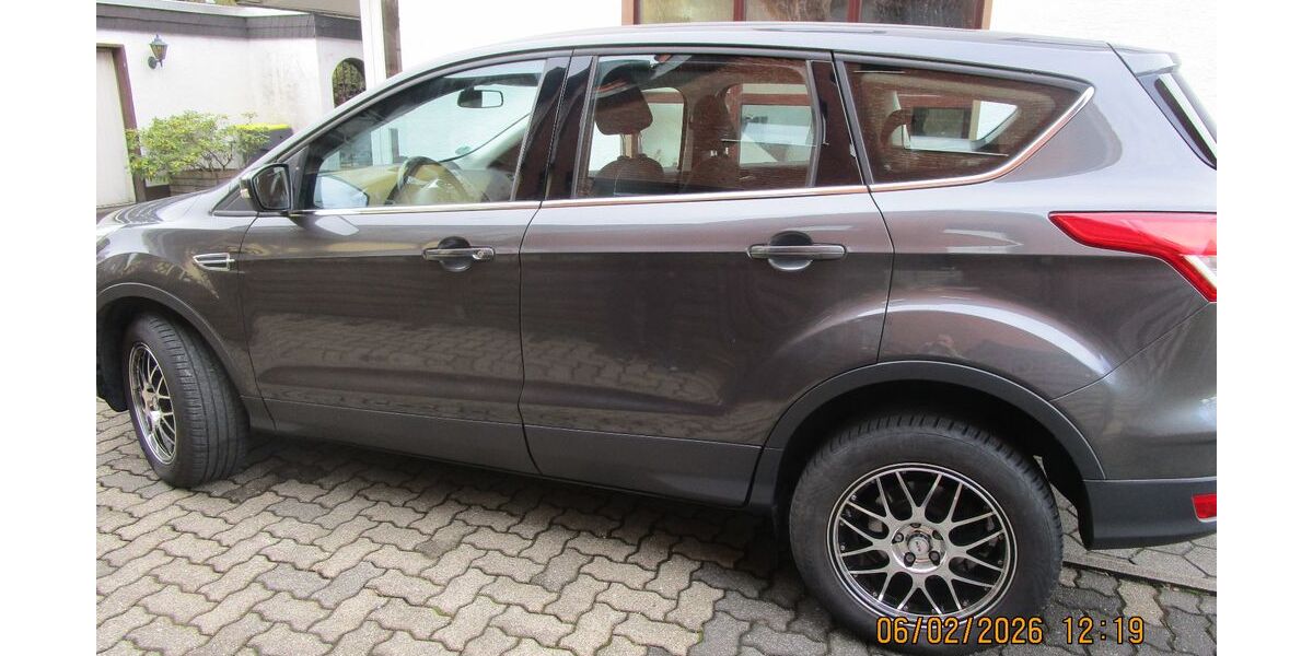 Ford Kuga 114.500 km 9.700 &euro; Menden 58708